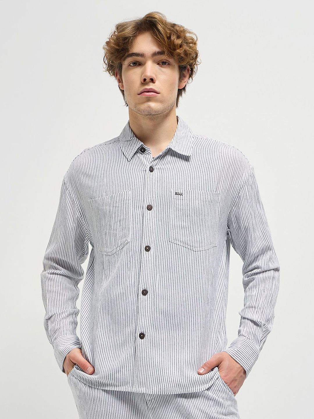 THE BEAR HOUSE Men Spread Collar Pinstripes Striped Casual Shirt