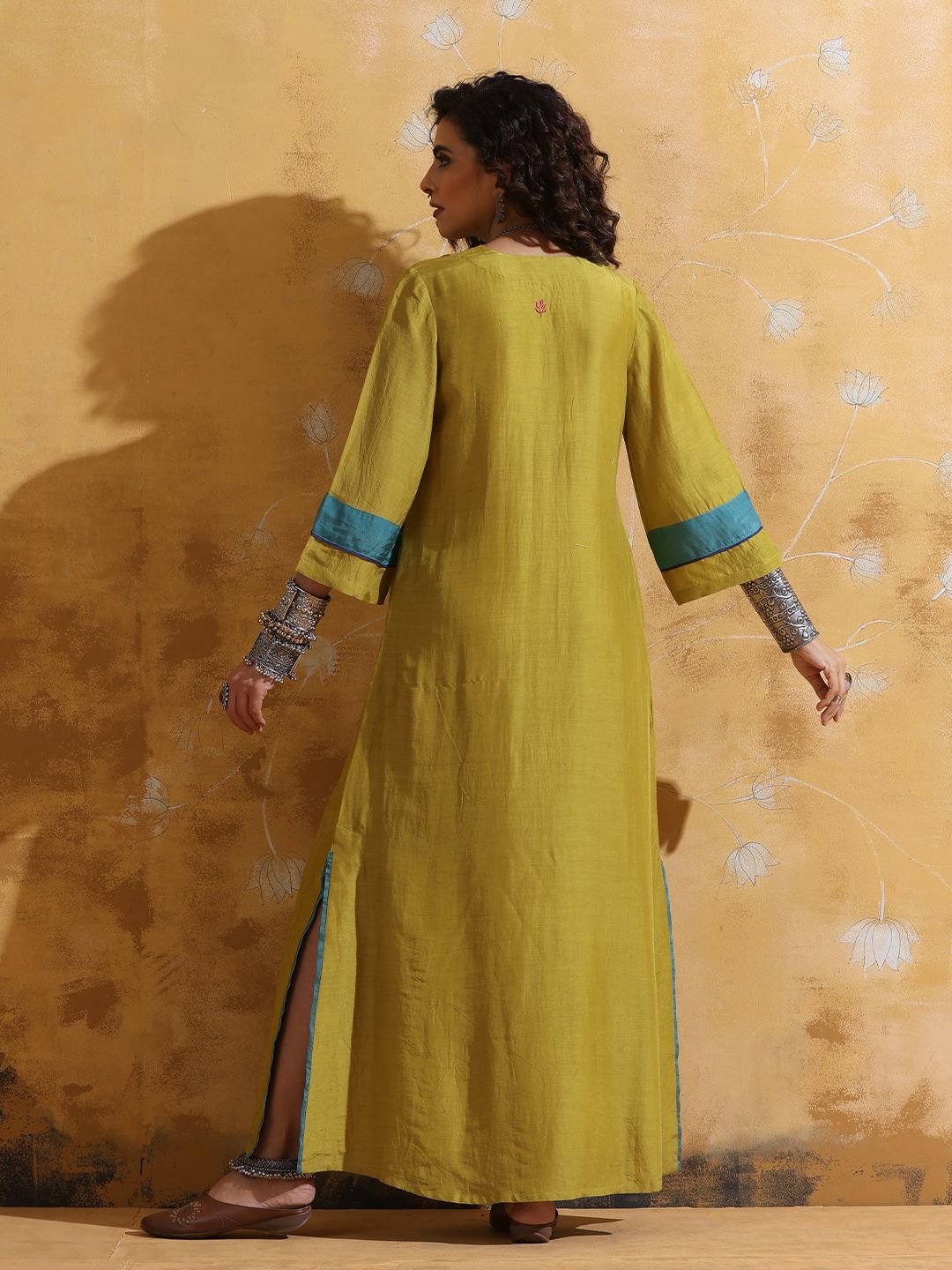 trueBrowns Women Lime Muslin Silk Straight Maxi Dress