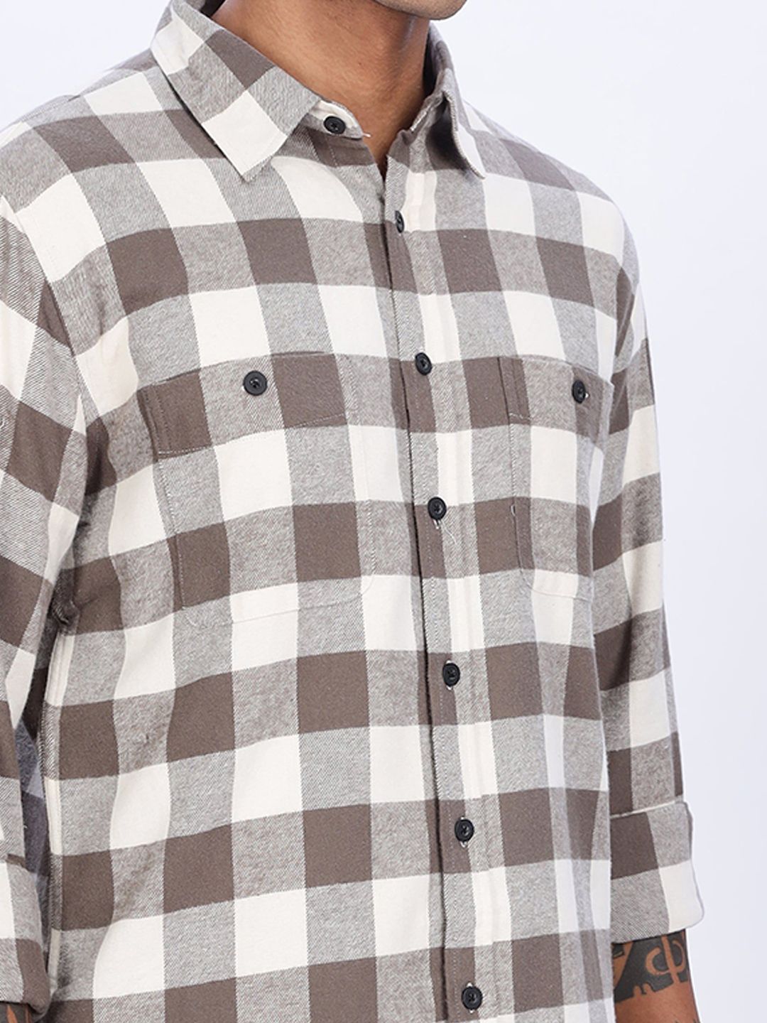 Eszett Men Buffalo Checked Spread Collar Baju Kasual
