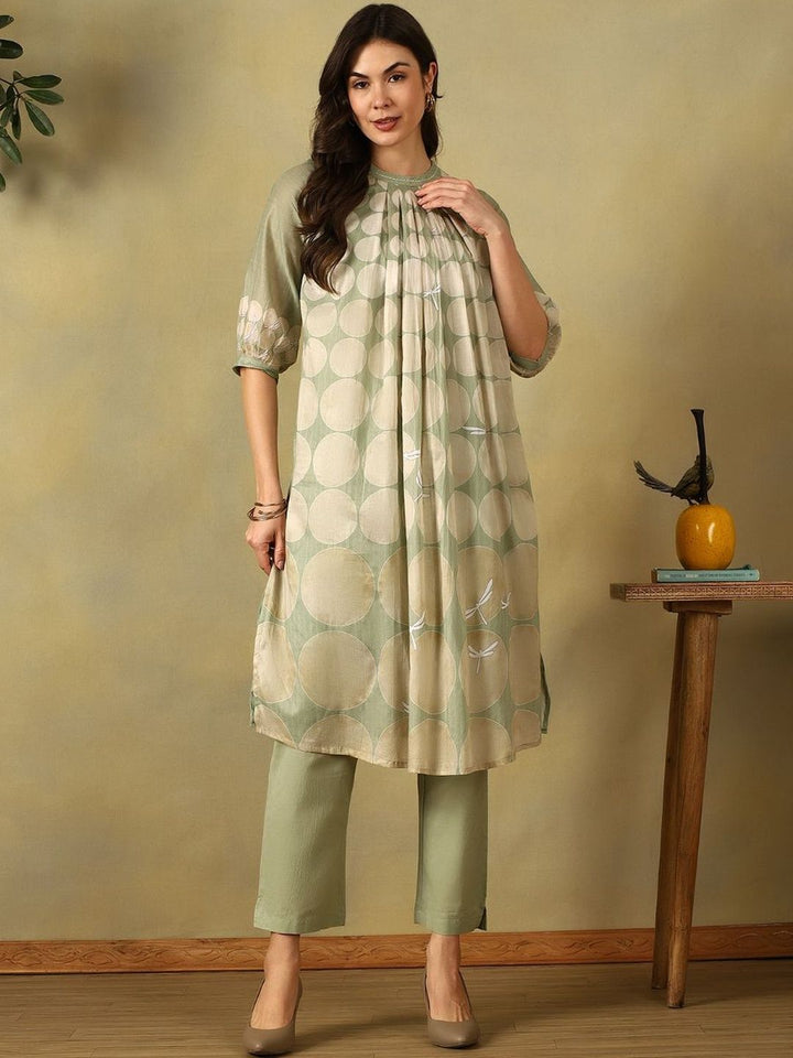 Mamicha Women Printed Regular Thread Work Pure Cotton Kurta with Trousers