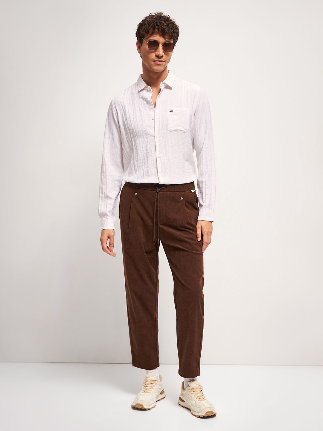 THE BEAR HOUSE Men Slim Fit Solid Casual Shirt