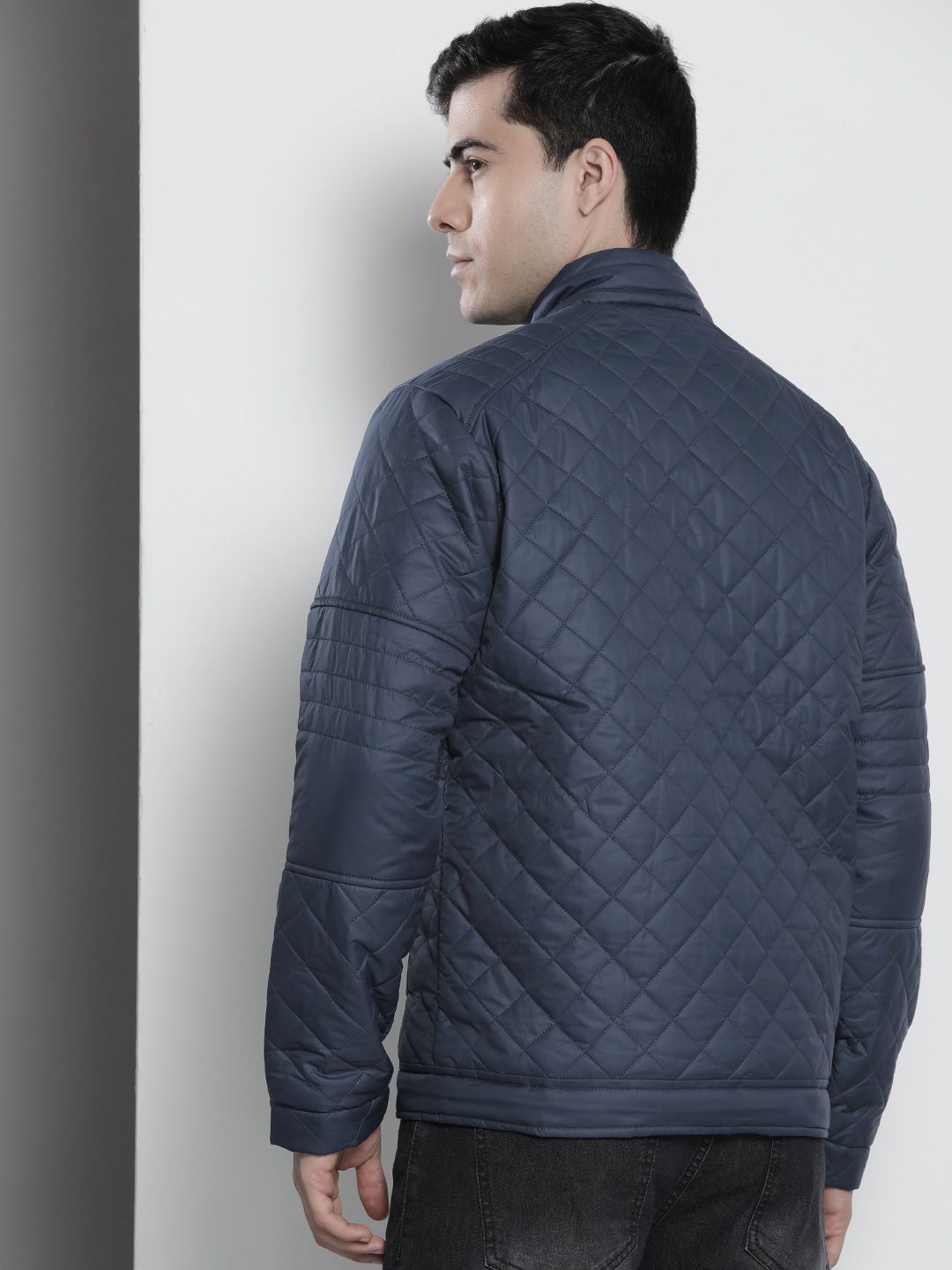 The Indian Garage Co Men Slim Fit Zip-Front Puffer Jacket with Insert Pockets