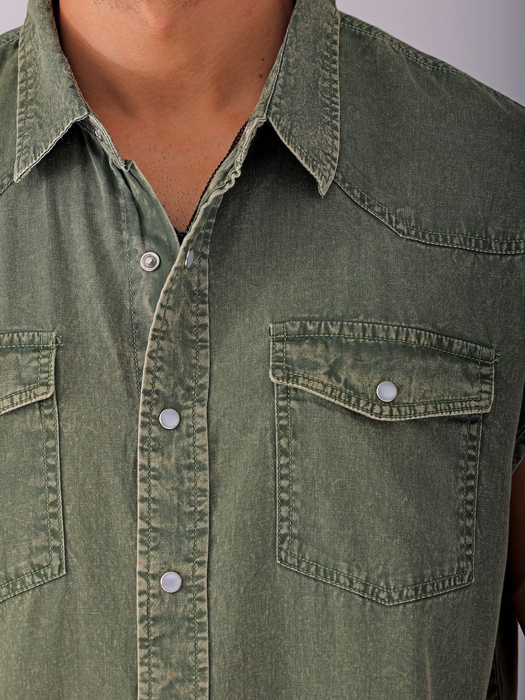 The Indian Garage Co Men Spread Collar Solid Cotton Boxy Casual Shirt