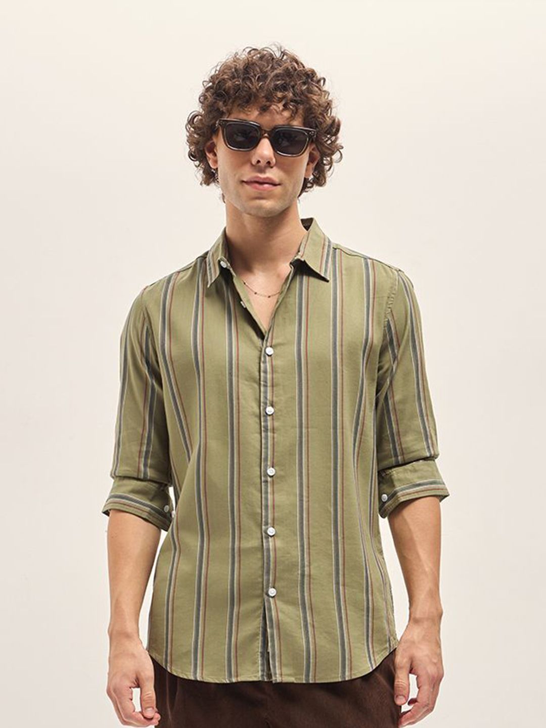 THE BEAR HOUSE Men Spread Collar Vertical Striped Cotton Slim Fit Casual Shirt