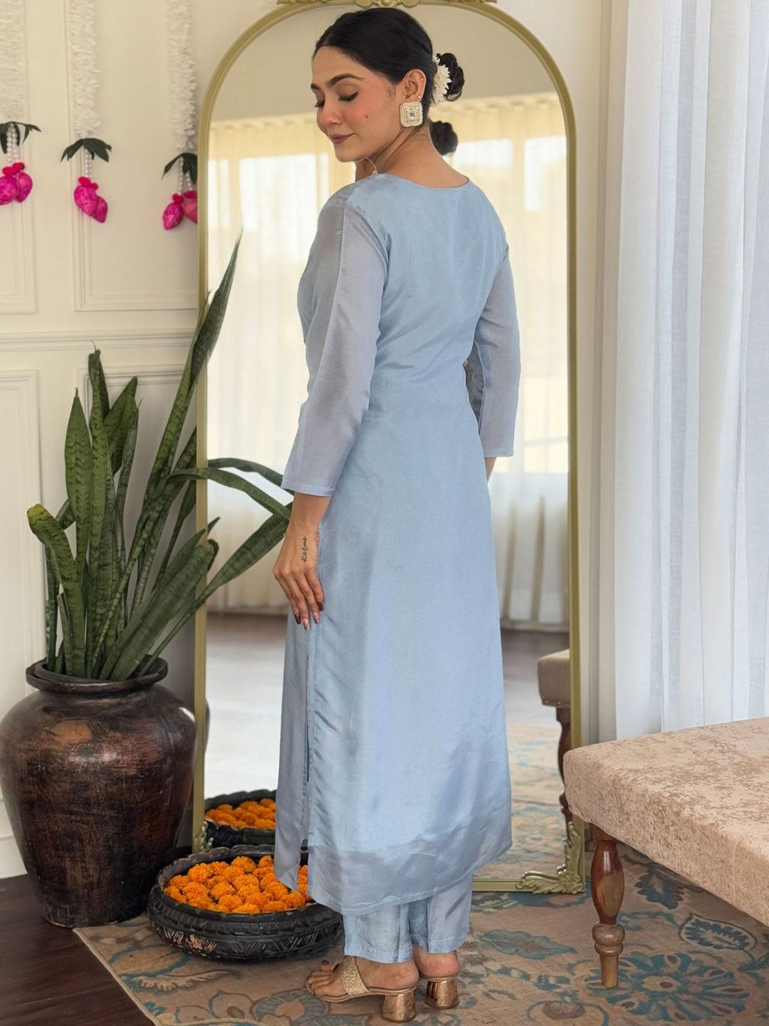 Kalini Wanita Motif Etnik Bersulam Kurta Kerja Bulat Biasa Dengan Seluar & Dengan Dupatta