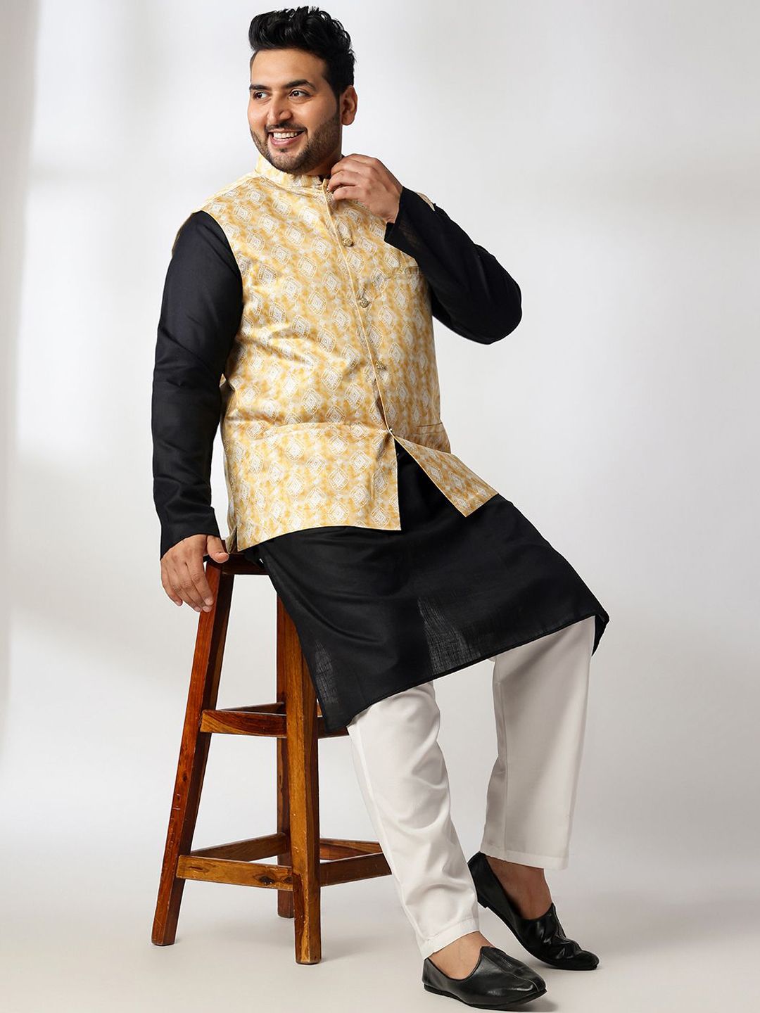 SOJANYA PLUS Men Printed Nehru Jacket
