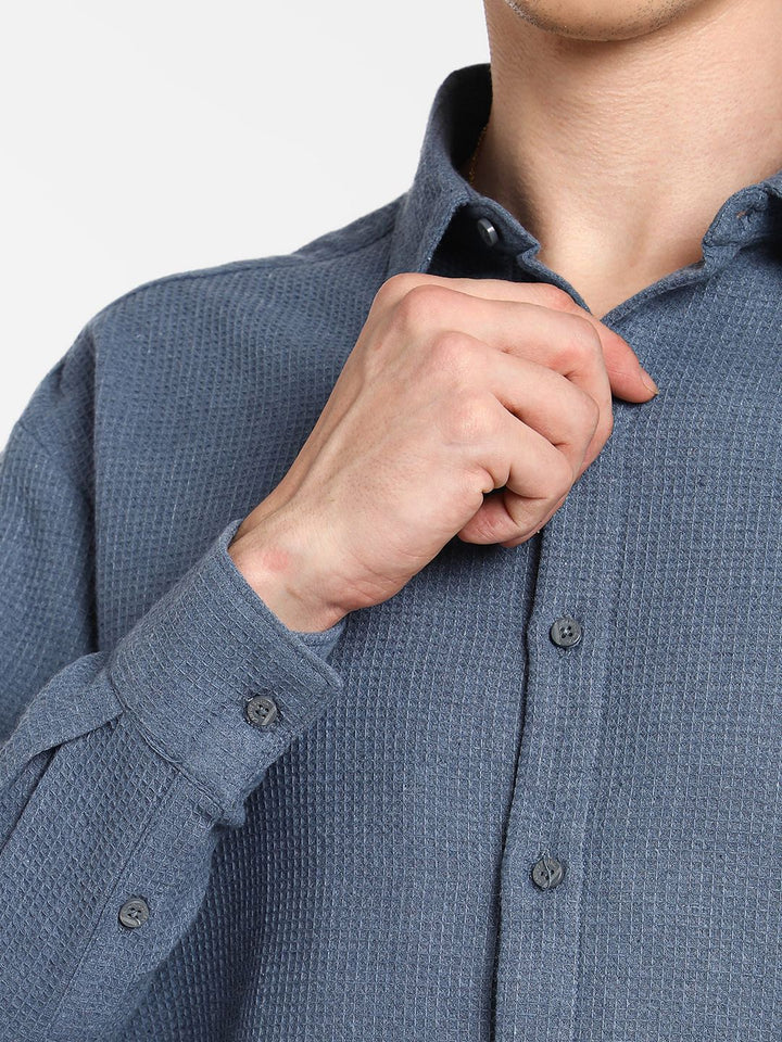 Campus Sutra Men Comfort Spread Collar Textured Cotton Casual Shirt