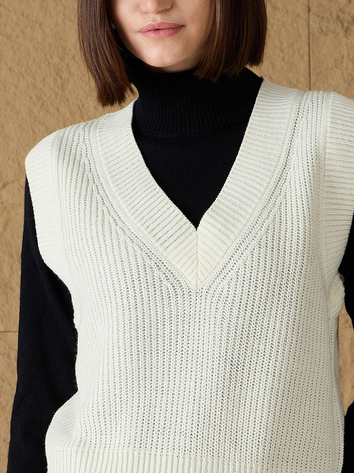 SASSAFRAS Women Crop Sweater Vest