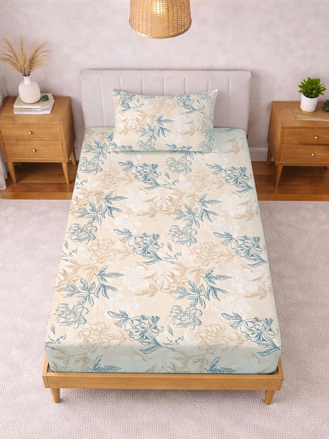 Myntra Elegant Homes Floral 300 TC Cadar Bujang Berwarna Krim dengan 1 Sarung Bantal