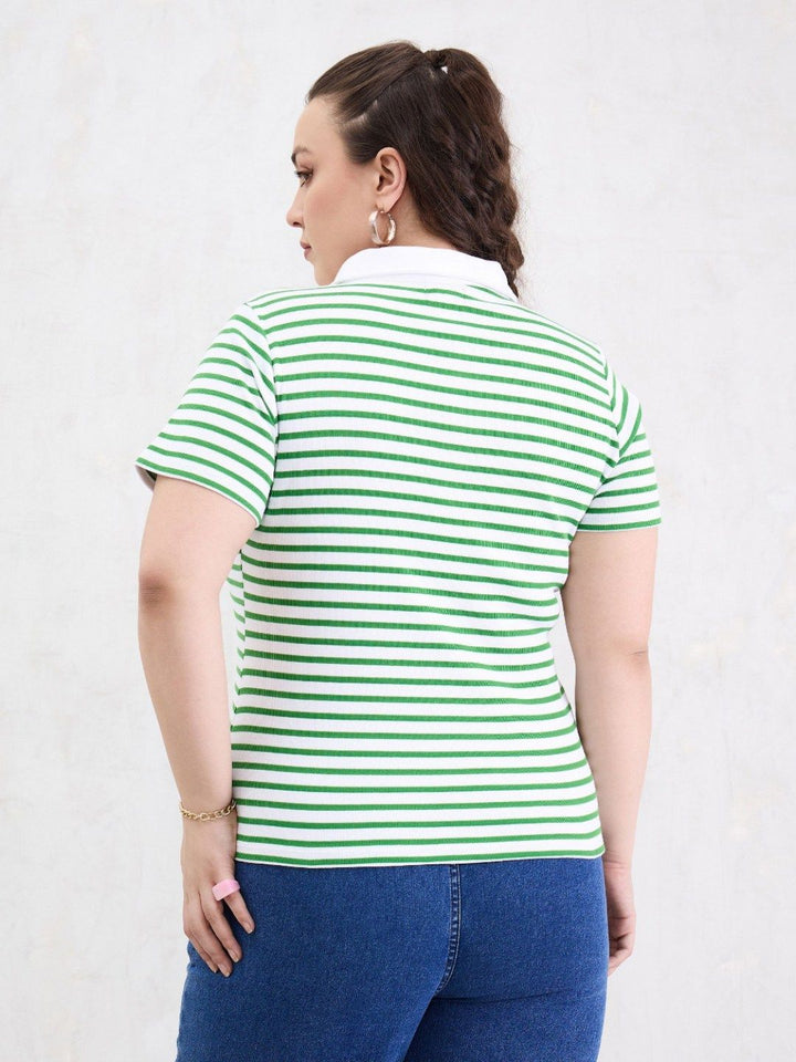 Sassafras Curve Women Plus Saiz T-Shirt Kolar Polo Bergaris