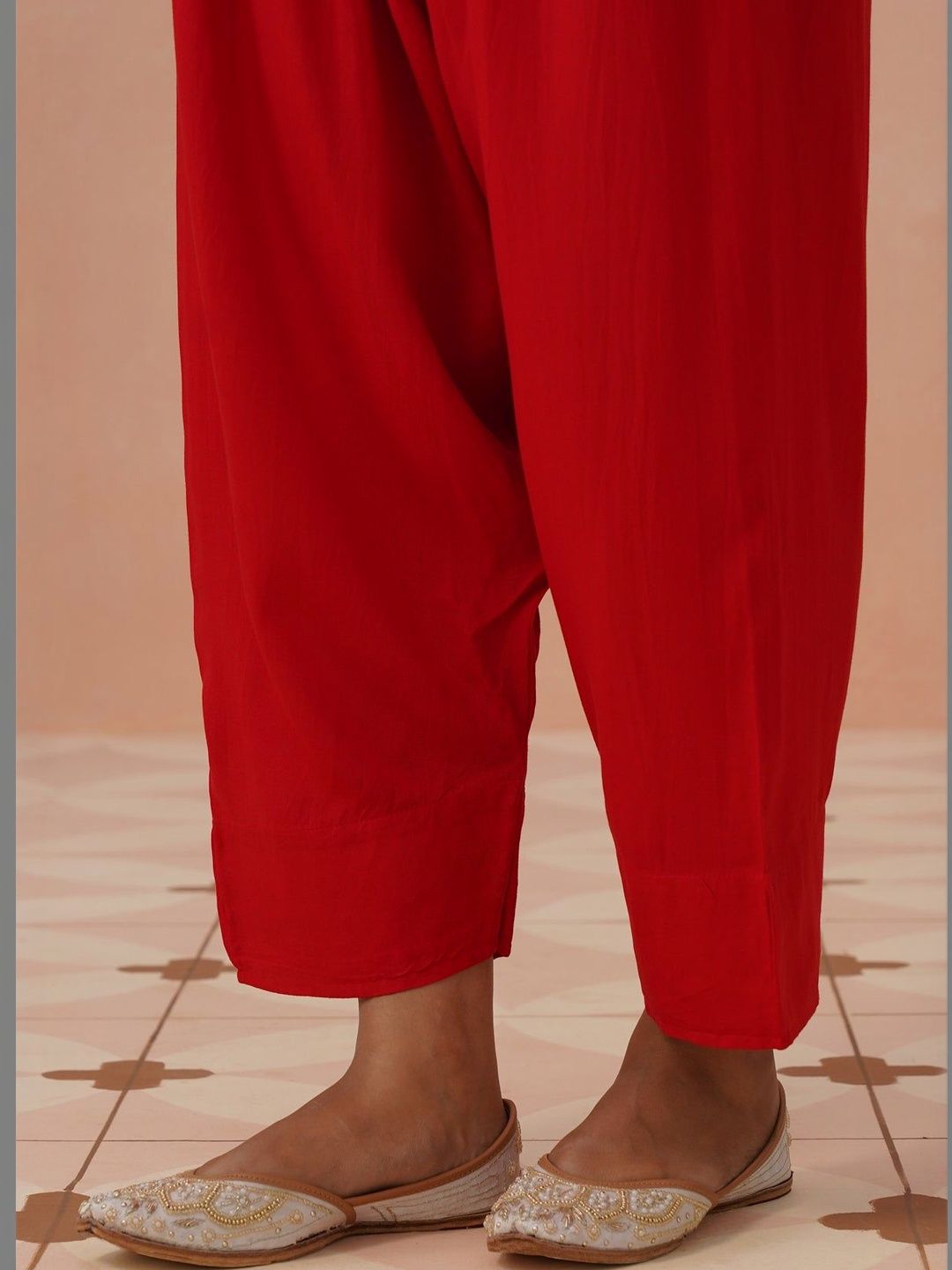 House of Chikankari Women Regular Chikankari Kurta with Trousers