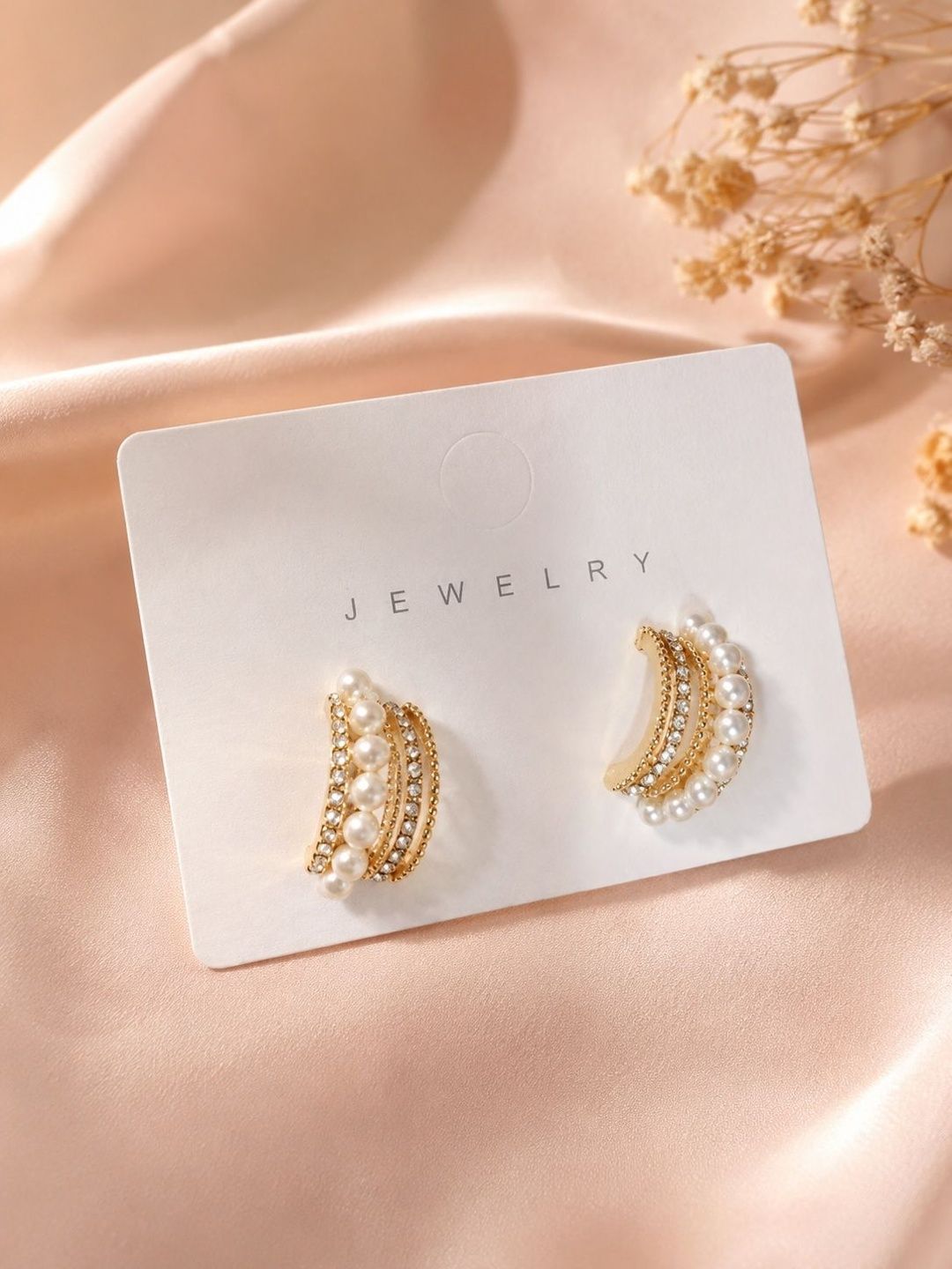VOGUE PANASH Quirky Studs Earrings