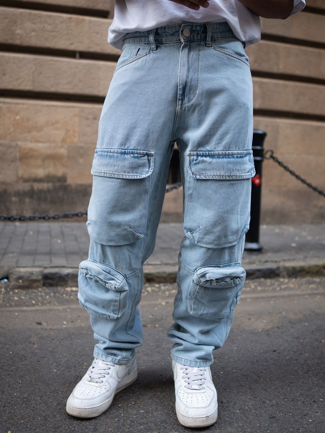 Powerlook Men Cotton Mid-Rise Relaxed Fit Light Fade Jeans With Pockets