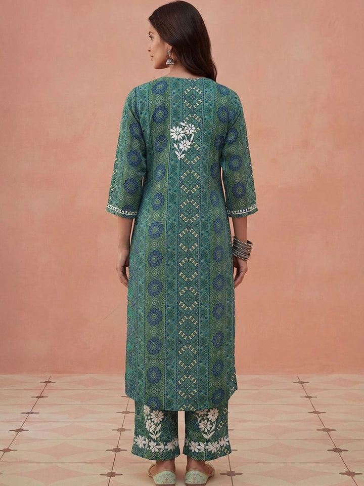 House of Chikankari Women Regular Chikankari Silk Crepe Kurta with Trousers
