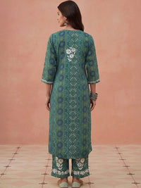 House of Chikankari Women Regular Chikankari Silk Crepe Kurta with Trousers