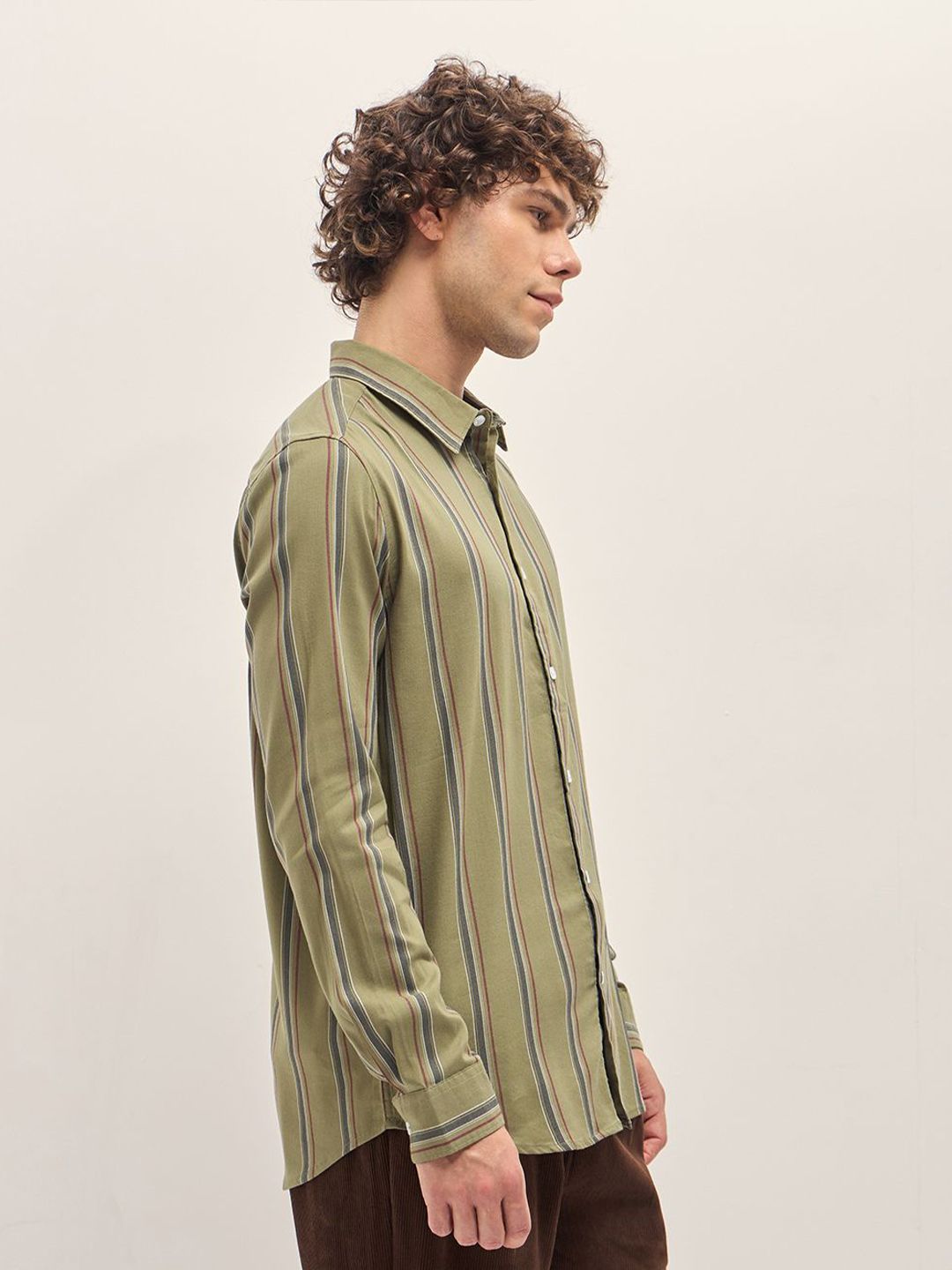THE BEAR HOUSE Men Spread Collar Vertical Striped Cotton Slim Fit Casual Shirt