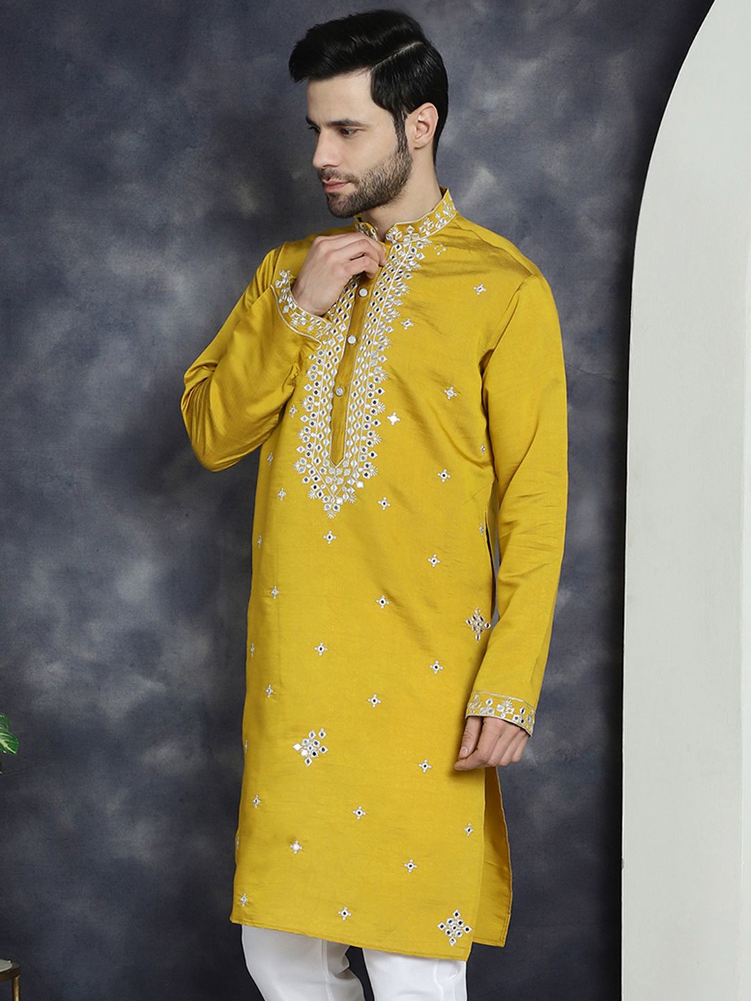 Jompers Geometric Embroidered Mandarin Collar Mirror Work Cotton Silk Straight Kurta
