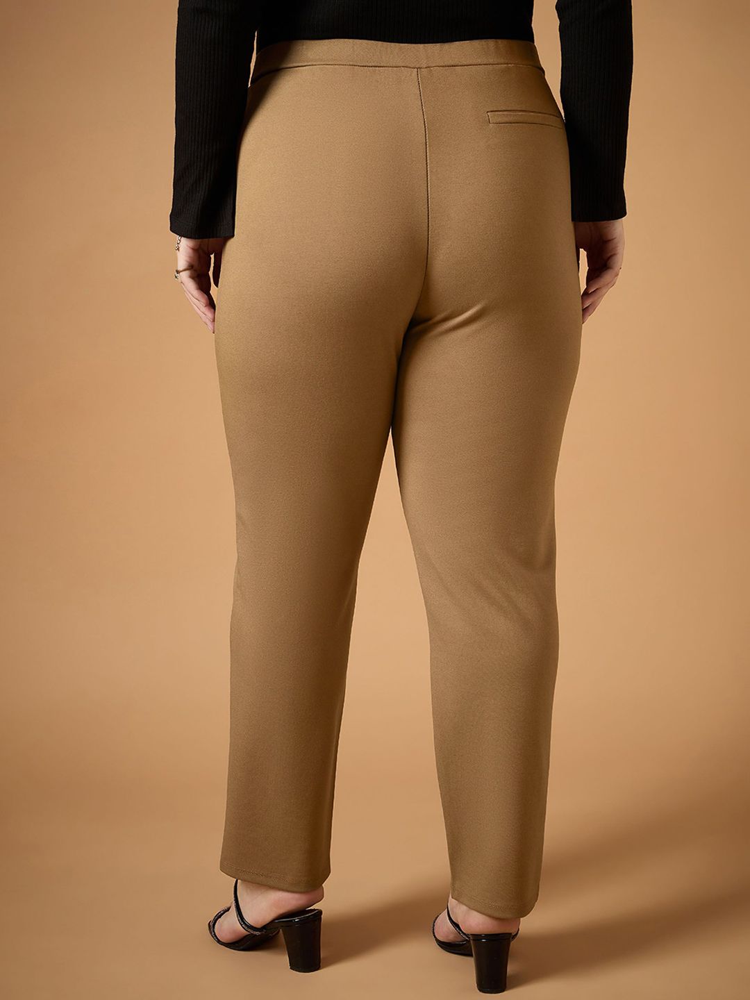 SASSAFRAS Curve Women Comfort Slim Fit High-Rise Trousers
