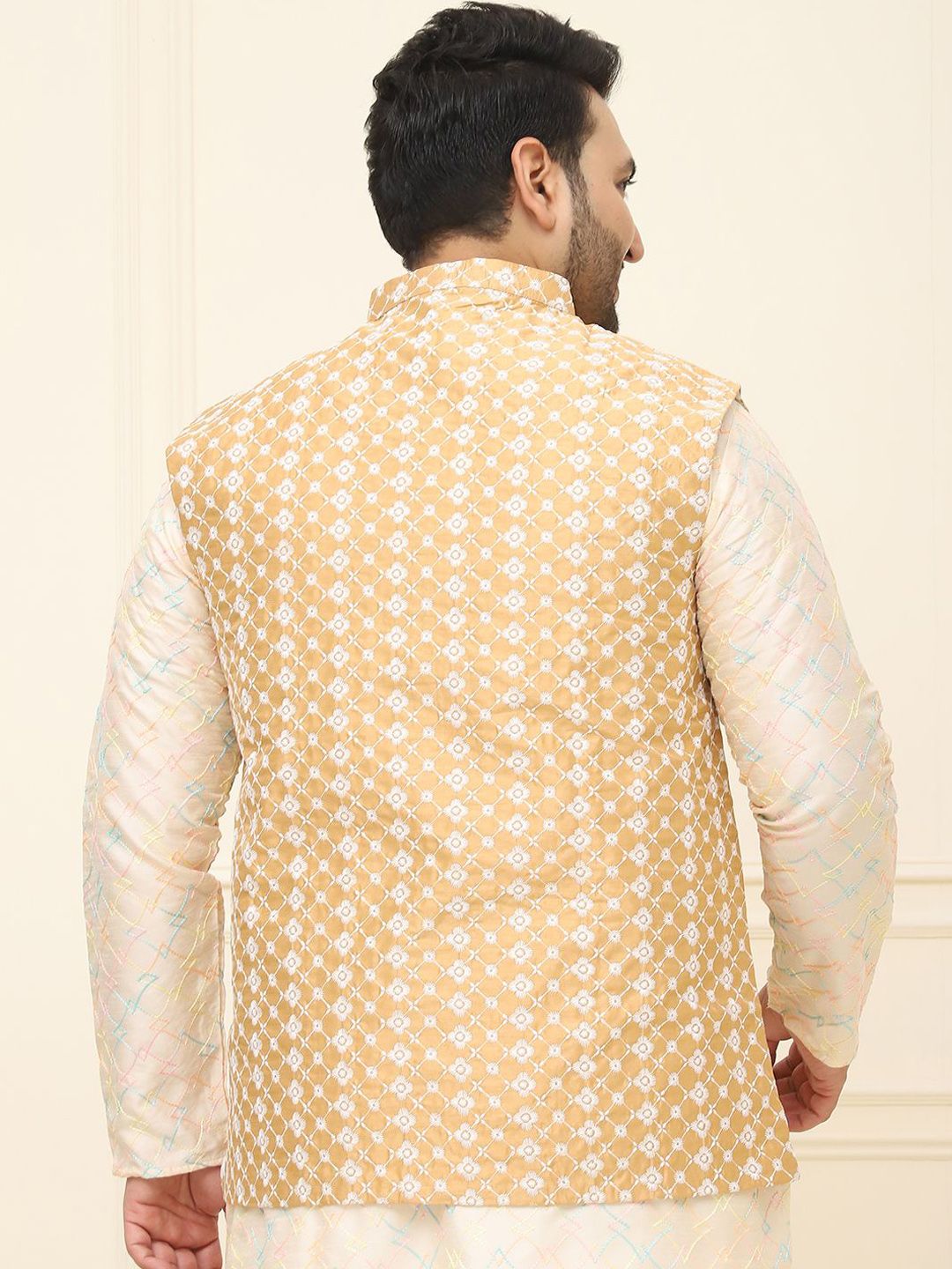 SOJANYA PLUS Men Embroidered Nehru Plus Size Jacket