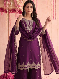 Mamicha Women Embroidered Regular Thread Work Kurta Set With Dupatta