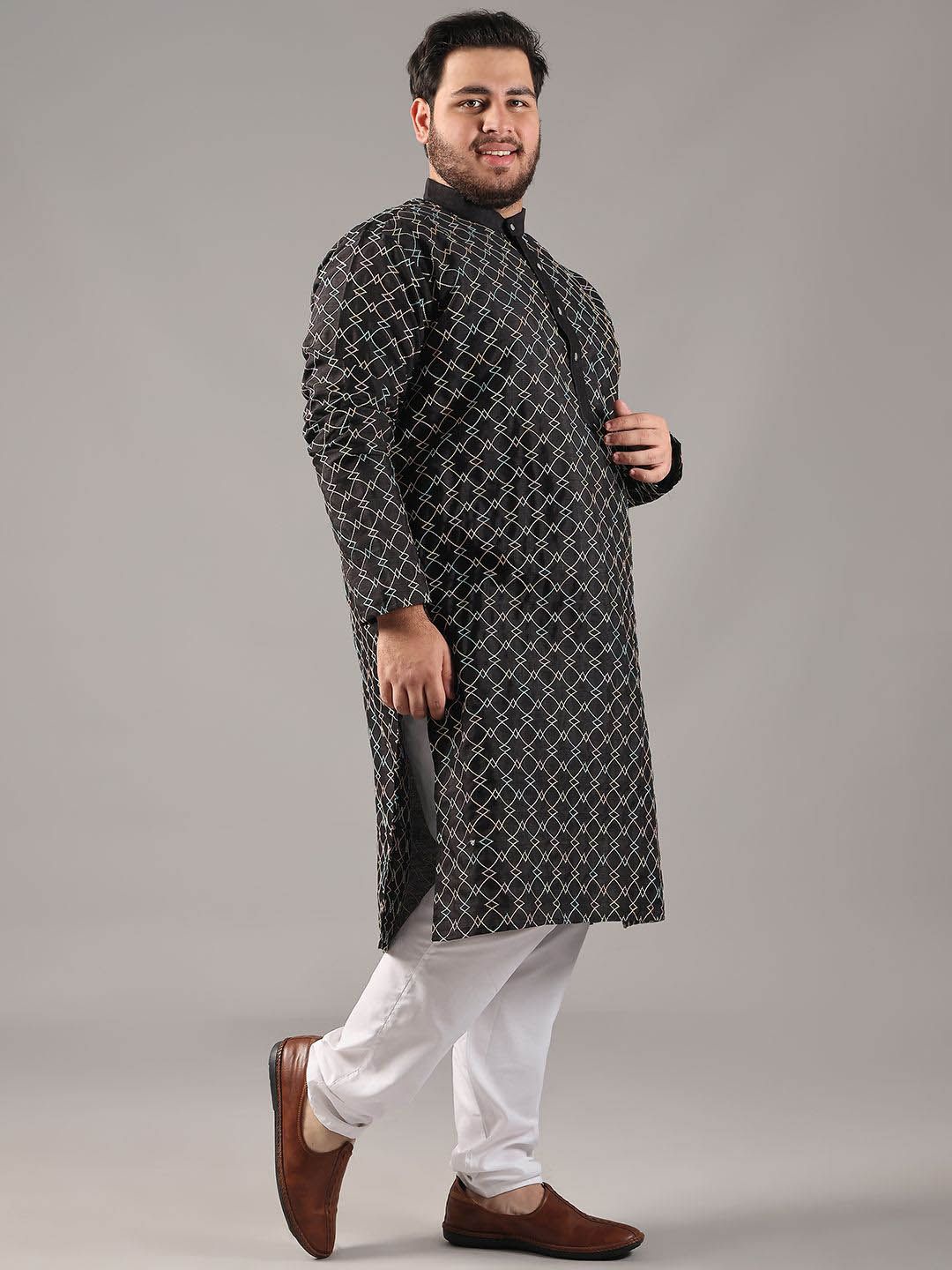 SOJANYA PLUS Size Geometric Embroidered Band Collar Thread Work Straight Kurta
