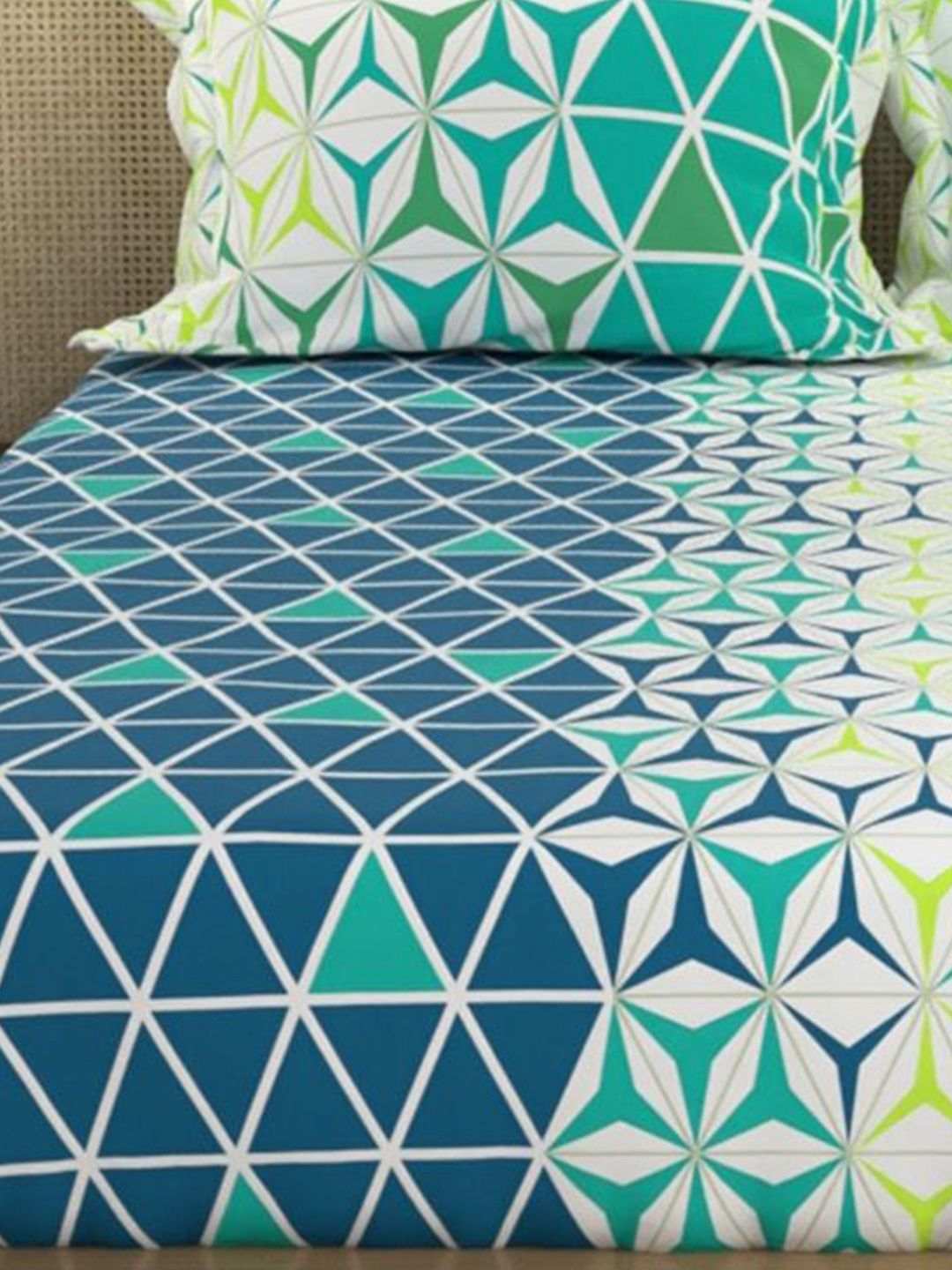 URBAN SPACE Divine Blue & White Geometric Cotton 144 TC Queen Bedsheet Set