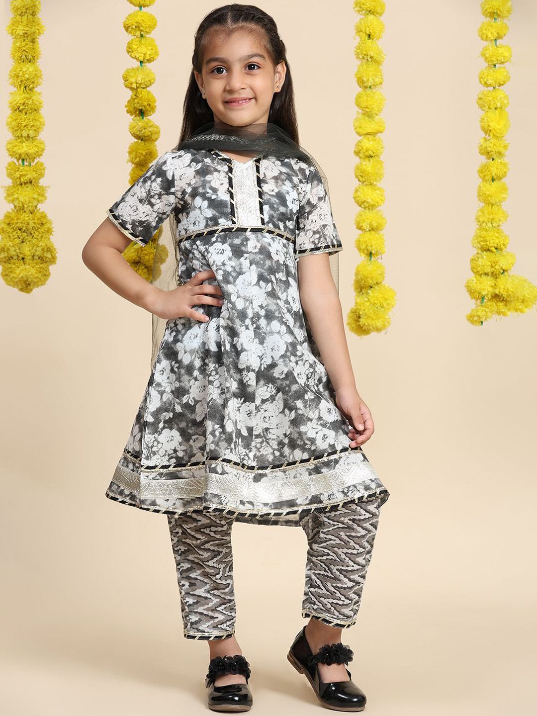 Cutiekins Girls Floral Printed V-Neck A-Line Kurta with Palazzo & Dupatta