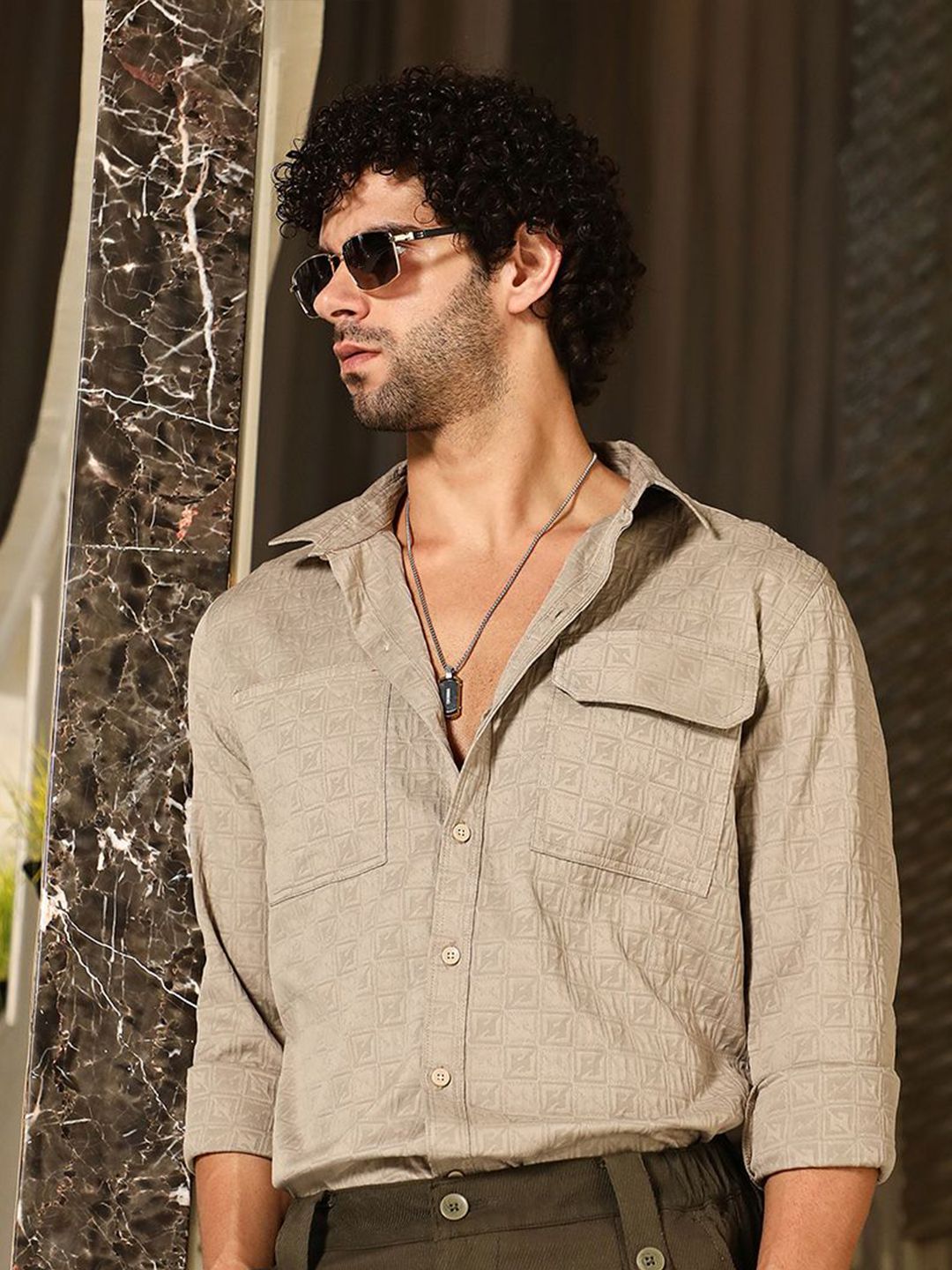 Campus Sutra Men Classic Fit Spread Collar Textured Casual Shirt