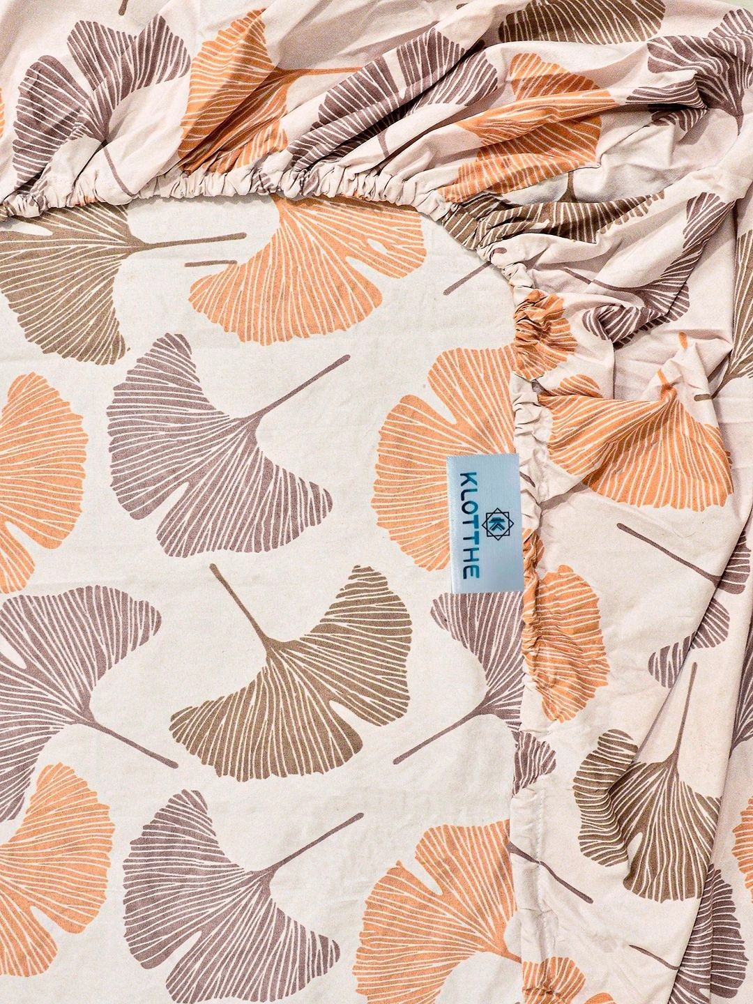 KLOTTHE Beige & Orange Floral 300 TC King Bedsheet with 2 Pillow Covers