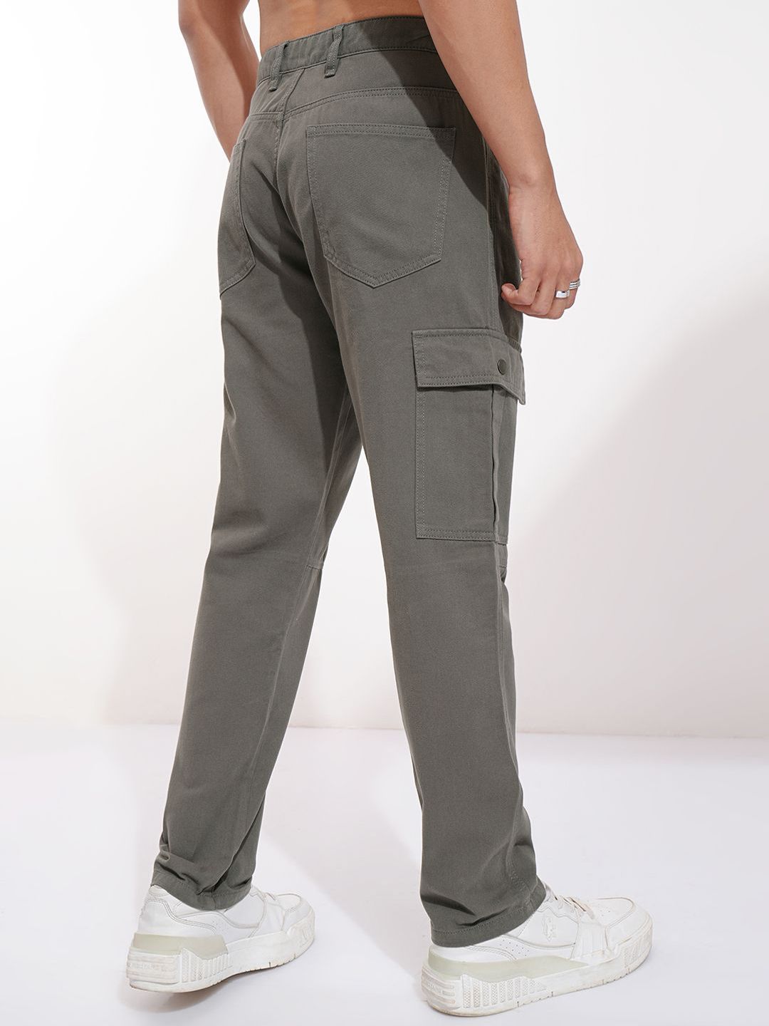 HIGHLANDER Men Straight Fit Easy Wash Cargos Trousers