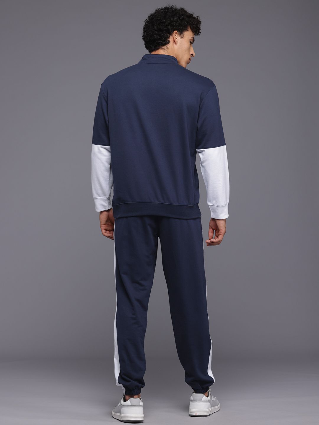 HRX by Hrithik Roshan Colorblocked Detail Lifestyle Tracksuits