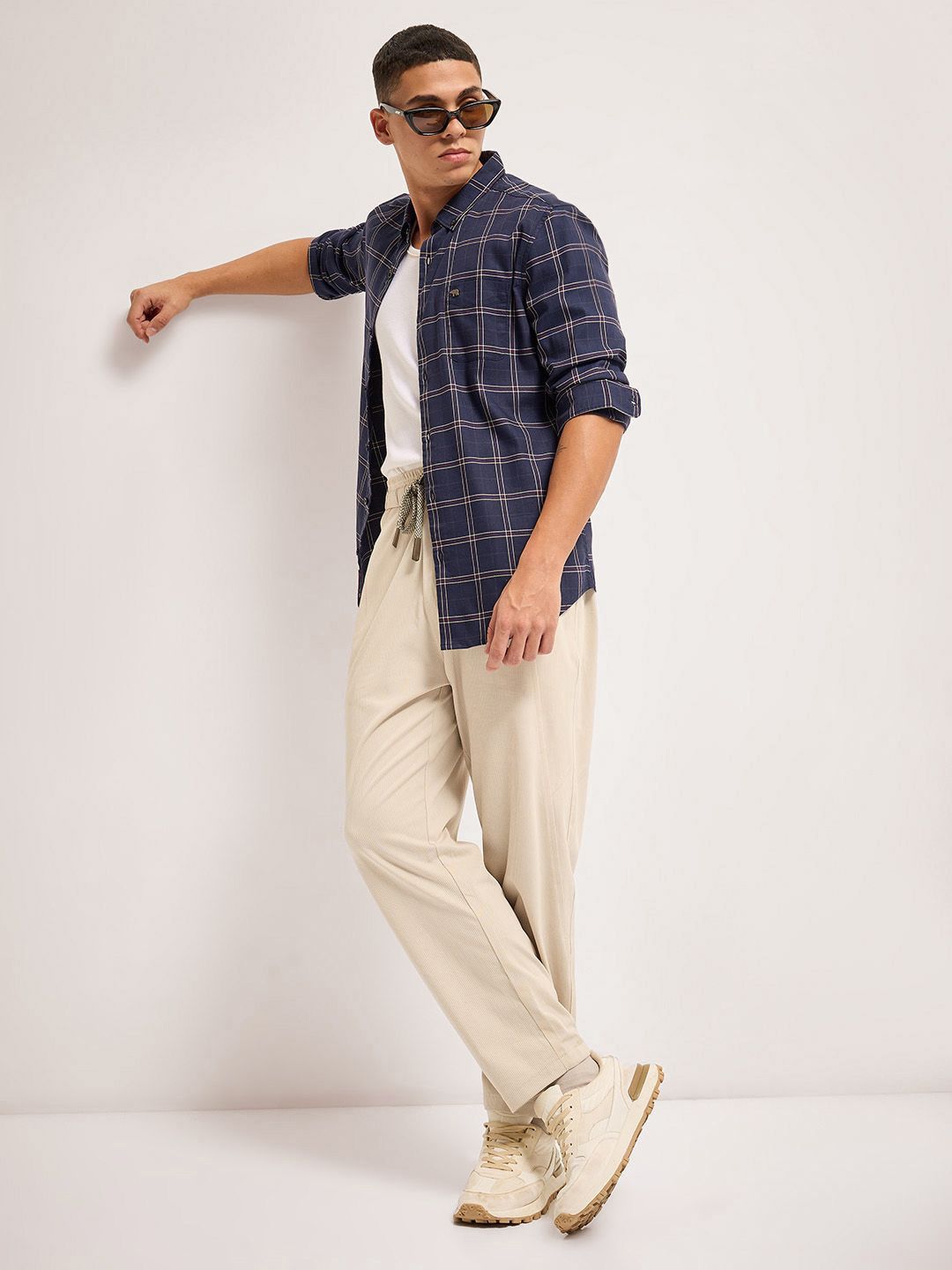 THE BEAR HOUSE Men Slim Fit Tartan Checks Opaque Casual Shirt