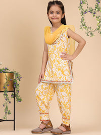 Cutiekins Girls Floral Printed Empire Straight Kurta Salwar With Dupatta