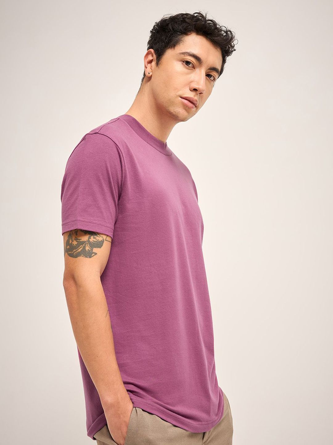 THE BEAR HOUSE Men Solid Round Neck Pure Cotton T-shirt