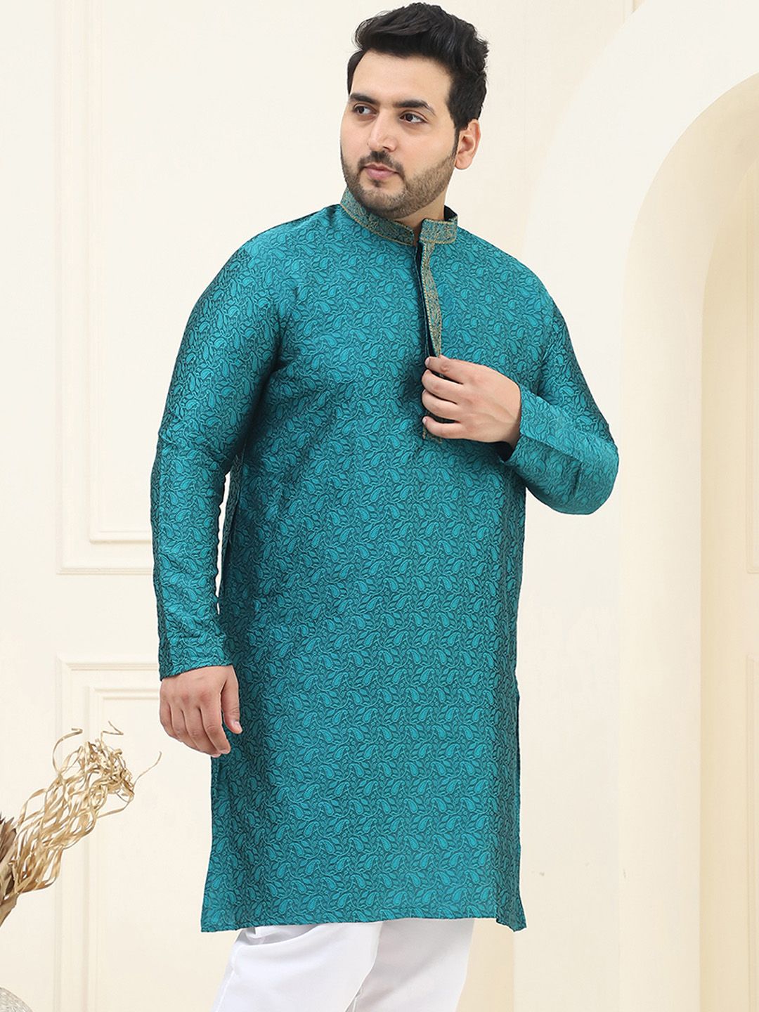 SOJANYA PLUS Size Ethnic Motifs Woven Design Band Collar Straight Kurta