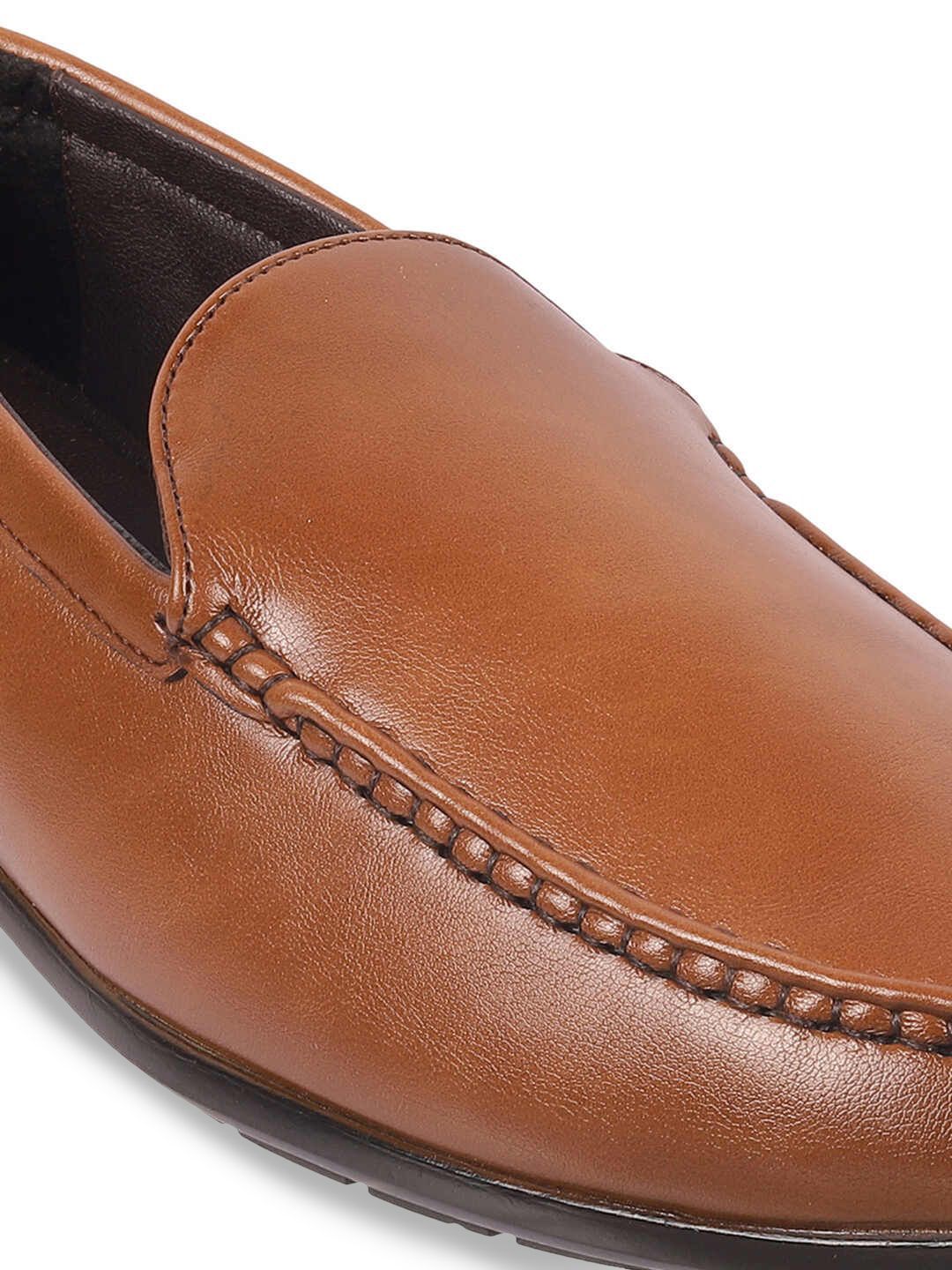 Mochi Men Solid Formal Loafers