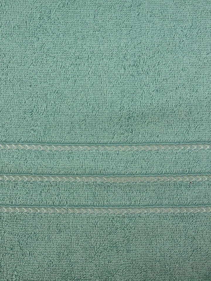 BOMBAY DYEING Flora Lavender 1 Pcs 400 GSM Pure Cotton Solid Bath Towel