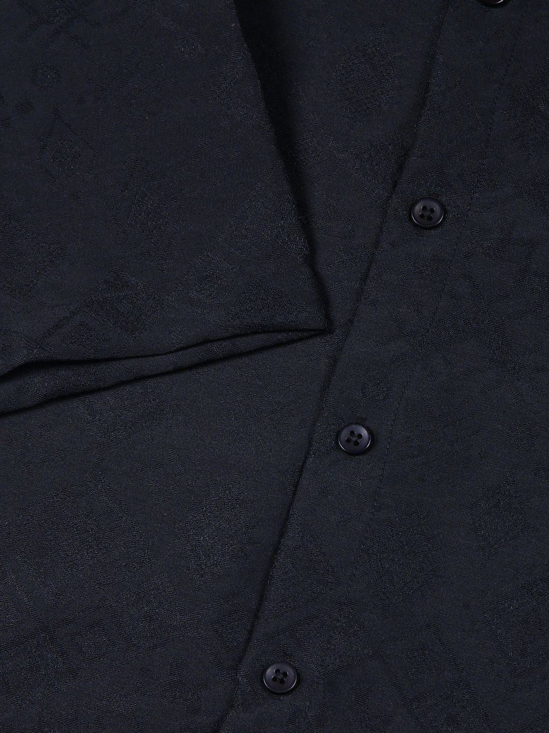 Thomas Scott Men Smart Slim Fit Cutaway Collar Textured Casual Shirt