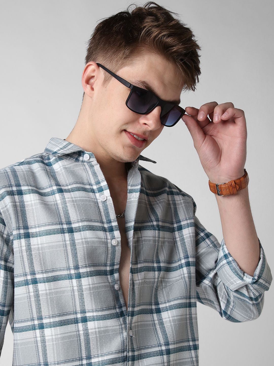 VASTRADO Men Classic Slim Fit Tartan Checks Opaque Checked Cotton Casual Shirt