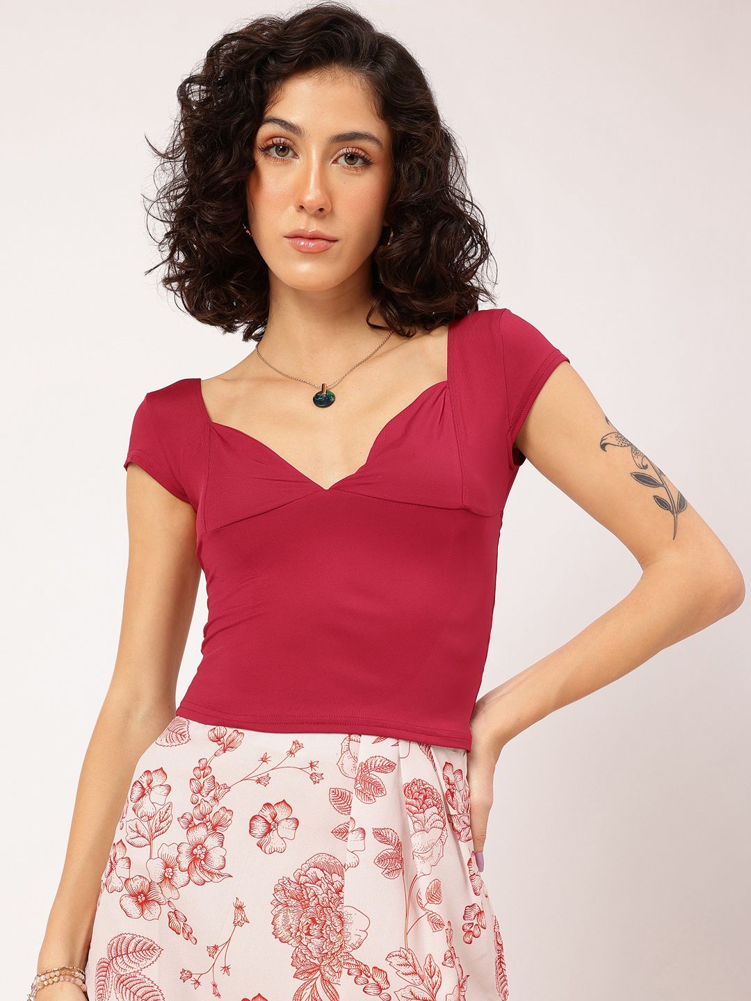 DressBerry Fashionable & Joyful Sweetheart Neck Fitted Top