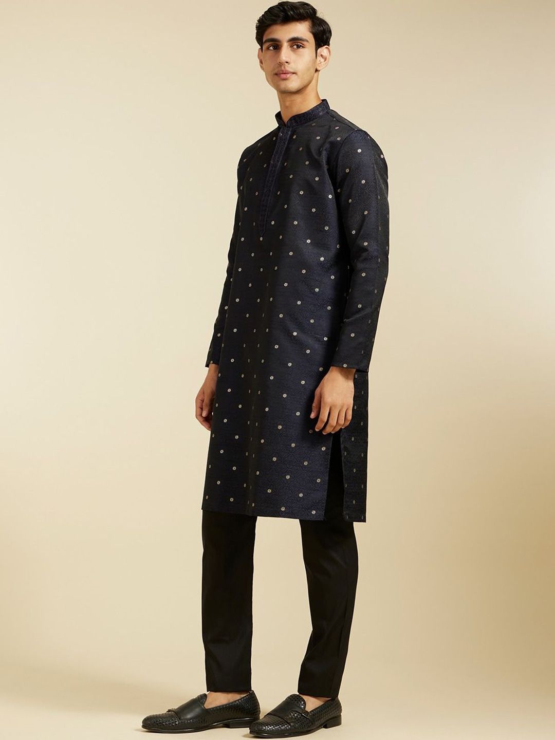 Diwas by Manyavar Thread Work Mandarin Collar Straight Kurta