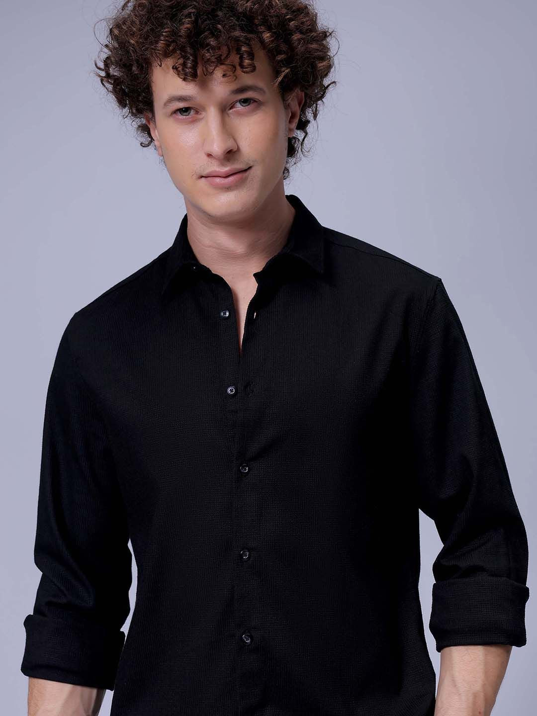 The Indian Garage Co Men Slim Fit Spread Collar Solid Casual Shirt