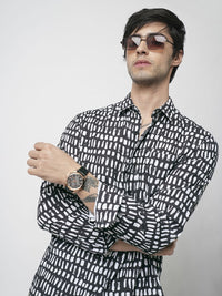 VASTRADO Men Classic Spread Collar Geometric Printed Slim Fit Casual Shirt