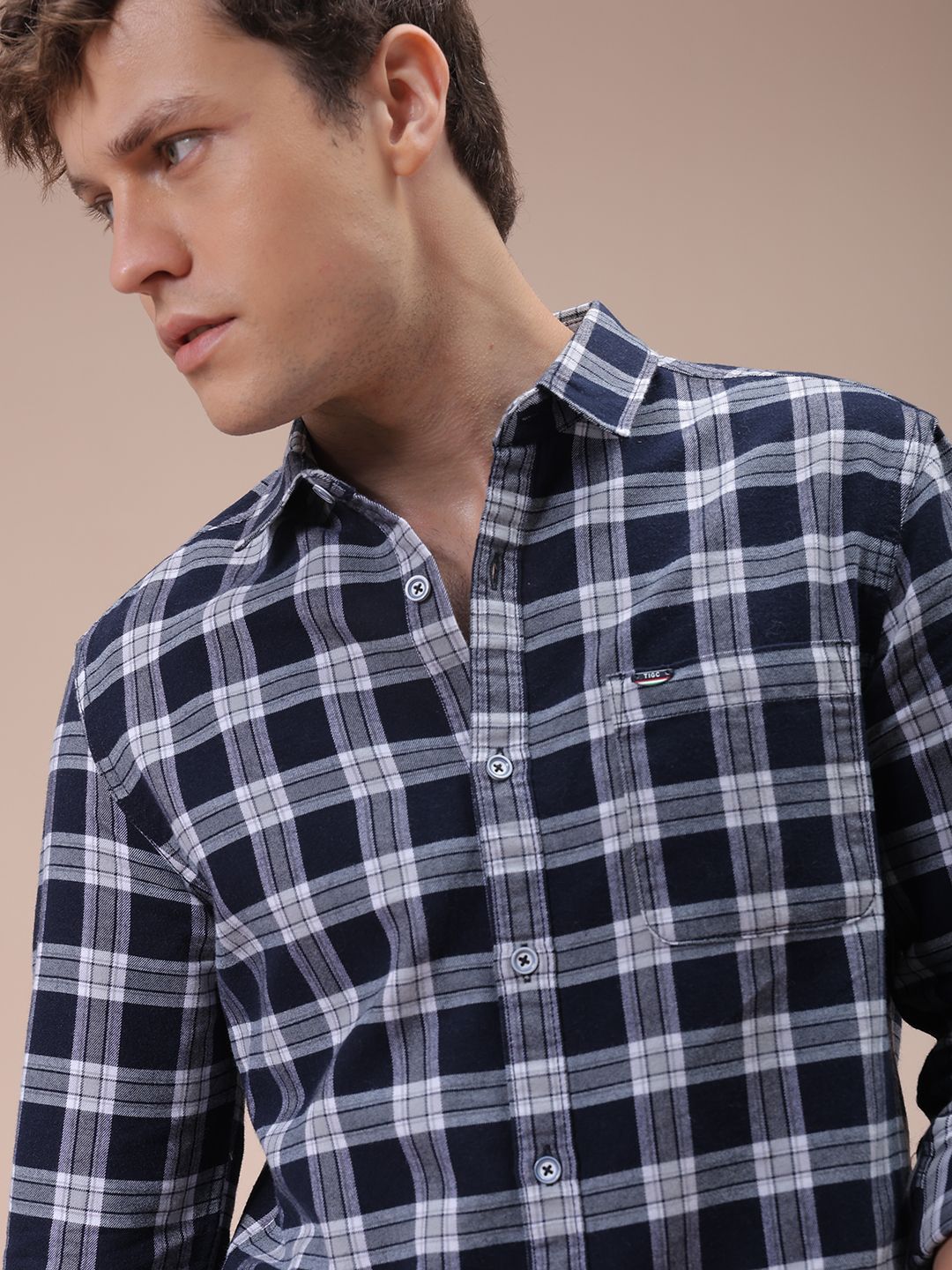 The Indian Garage Co Men Spread Collar Checked Cotton Slim Fit Casual Shirt