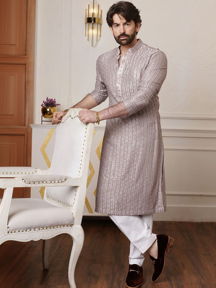 SOJANYA Men Embroidered Regular Kurta with Pyjamas