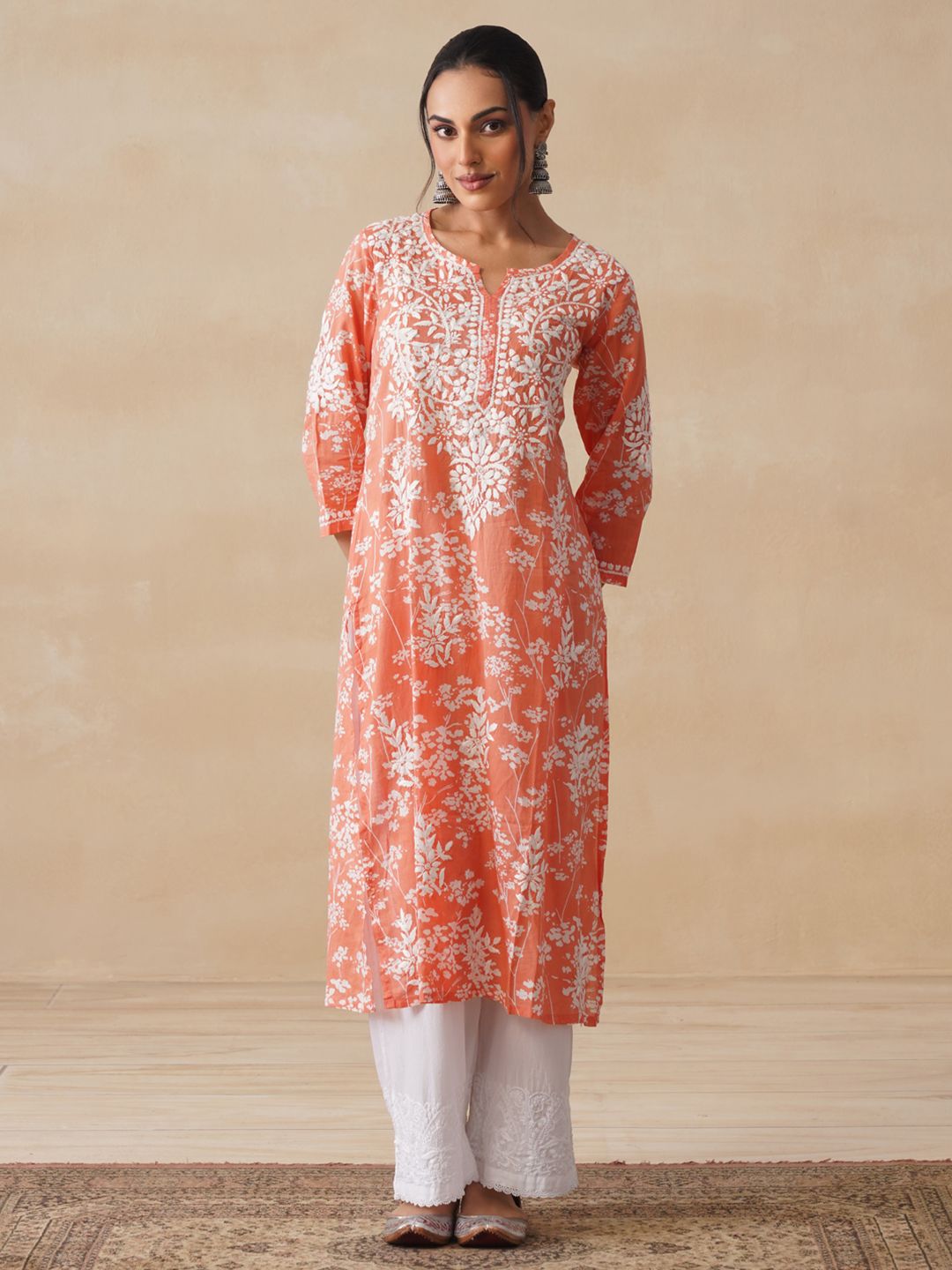 Rumah Wanita Chikankari Kurta Bersulam Mulmul Chikankari Jingga