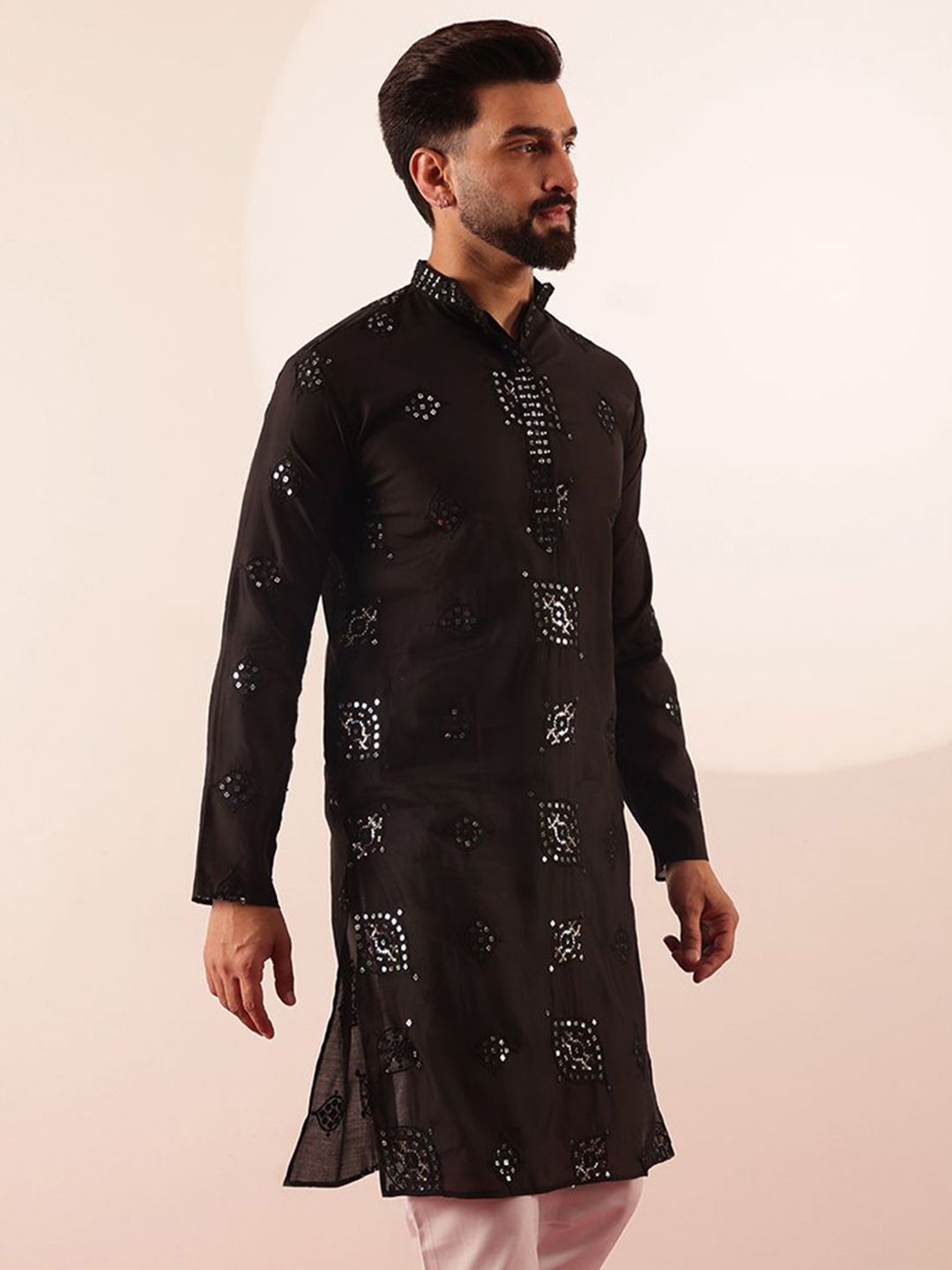 SOJANYA Men Embroidered Mirror Work Kurta