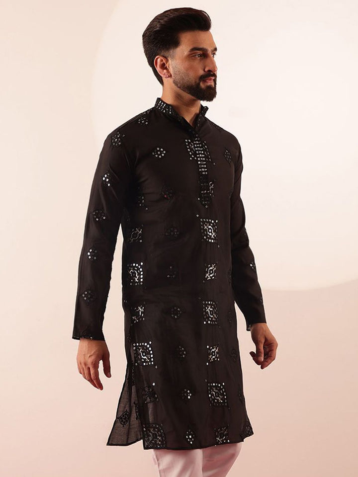 SOJANYA Men Embroidered Mirror Work Kurta