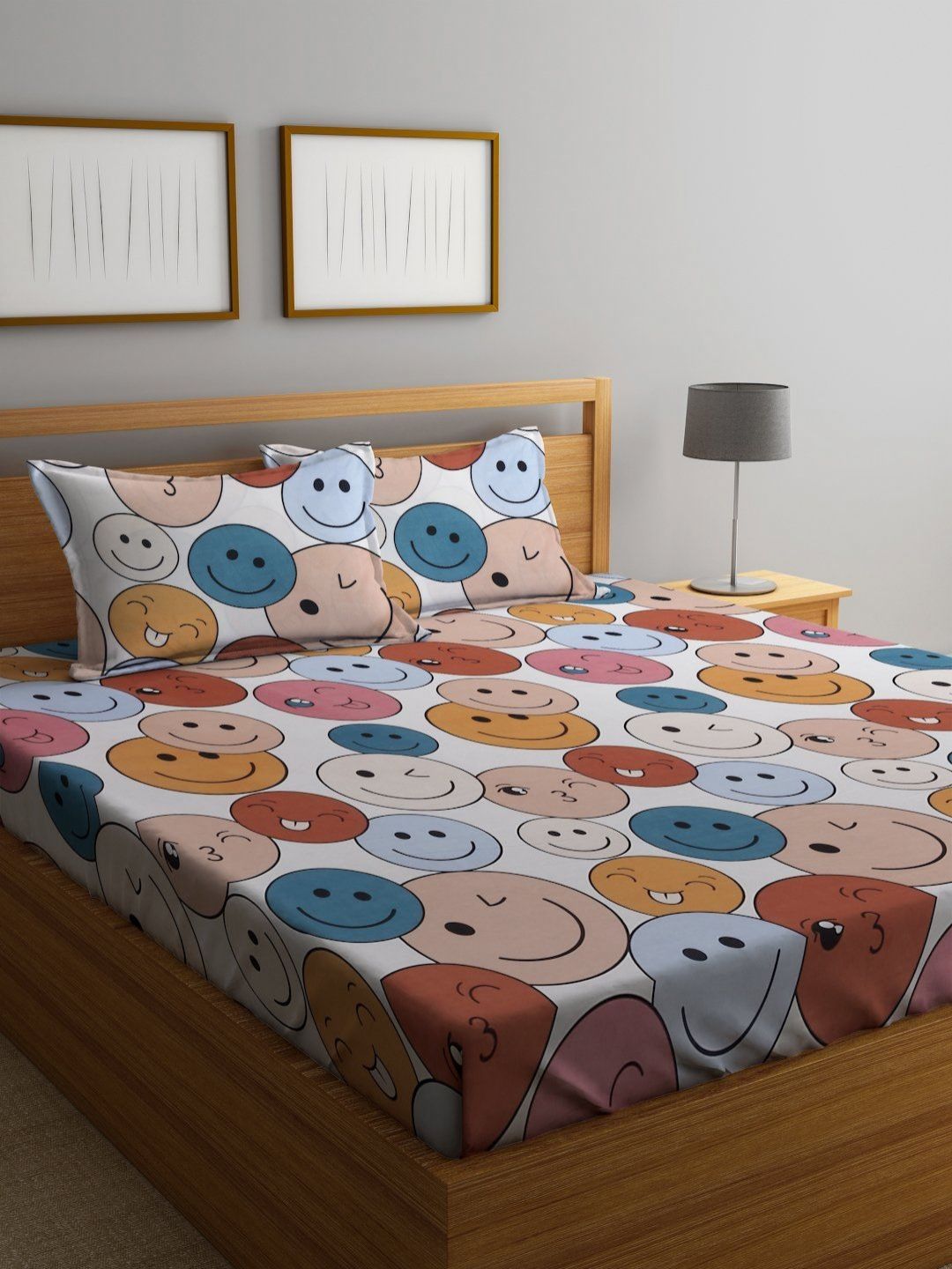 Myntra Elegant Homes White Conversational Cotton 300 TC Fitted King Cadar Tempat Tidur Halus dengan 2 Sarung Bantal-98 x 87 inci