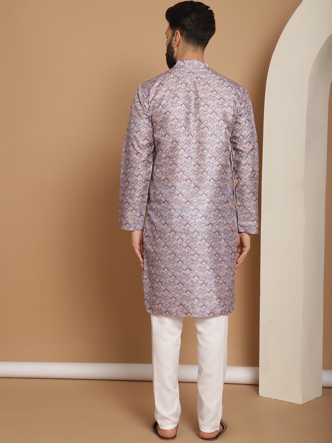Motif Etnik Anouk Bercetak Kurta Lurus Dengan Churidar